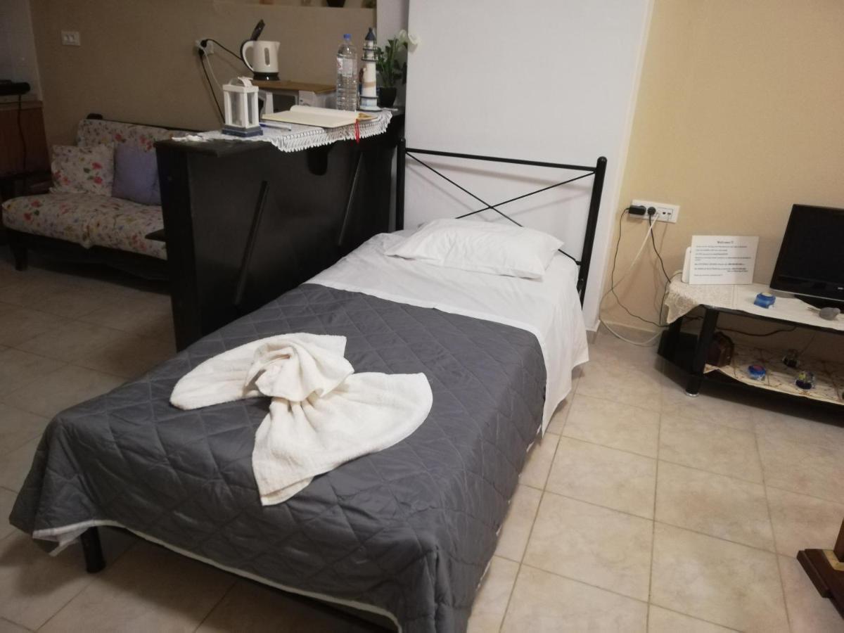 Mantilaria Apartment Fira  Ngoại thất bức ảnh
