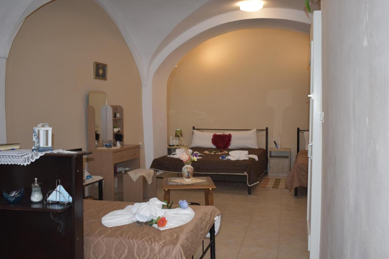 Mantilaria Apartment Fira  Ngoại thất bức ảnh