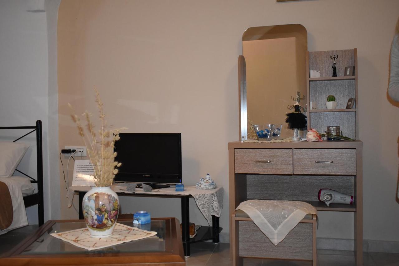 Mantilaria Apartment Fira  Ngoại thất bức ảnh