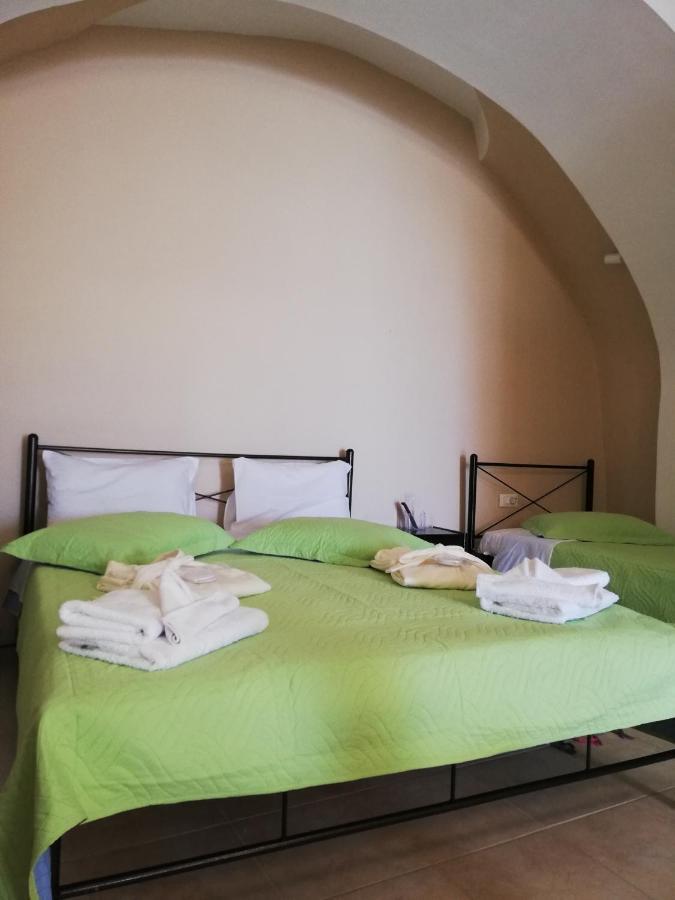 Mantilaria Apartment Fira  Ngoại thất bức ảnh